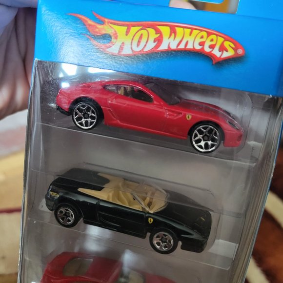 Hot Wheels Ferrari 5 - New - Sealed in Box - Picture 6 of 6